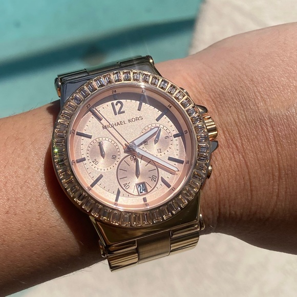 COPY - Rose gold Michael Kors watch - Picture 7 of 8